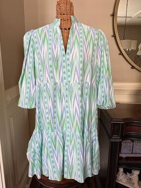 Emily McCarthy Green & Blue Patterned V-Neck Tiered Dress